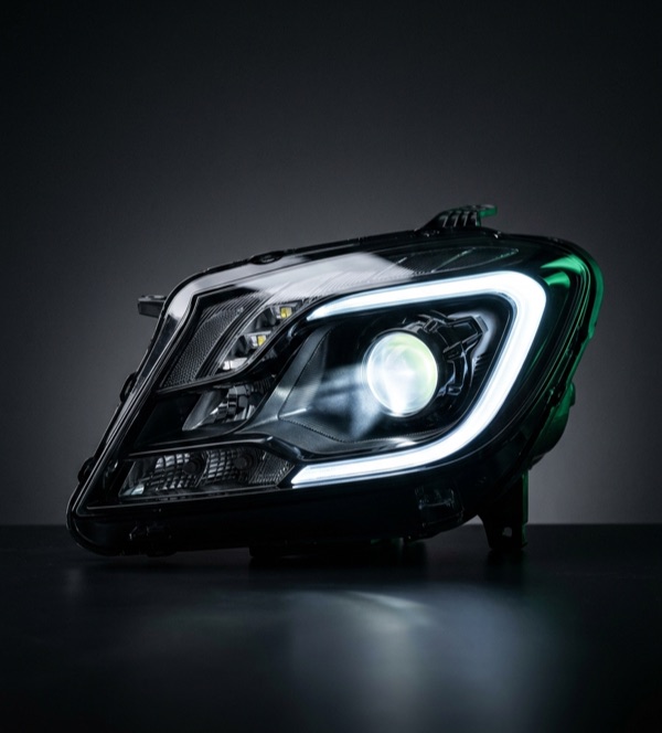Faróis e lanternas automotivas
